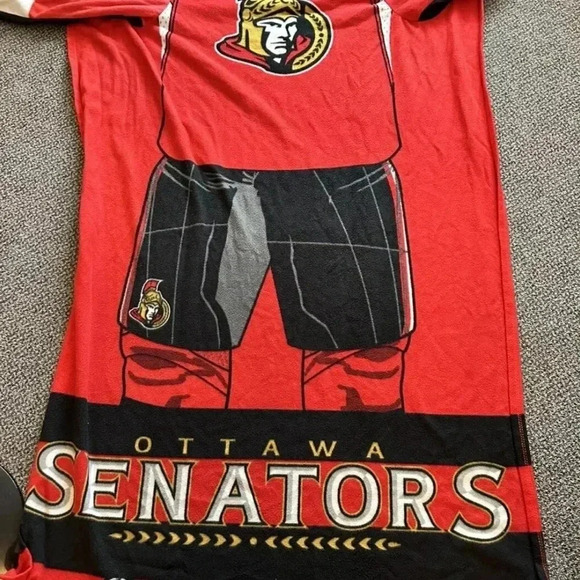 NHL Ottawa Senators Blanket With Sleeves 48”W X 71”L - Picture 3 of 8